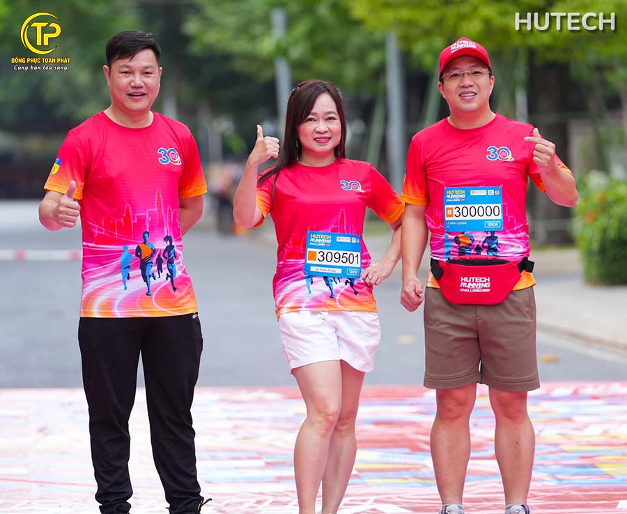 áo chạy bộ hutech 30 năm 2